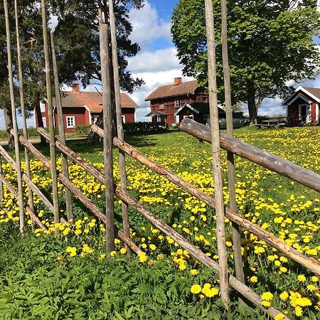 Skyberga Torp Kumla Villa Esterno foto